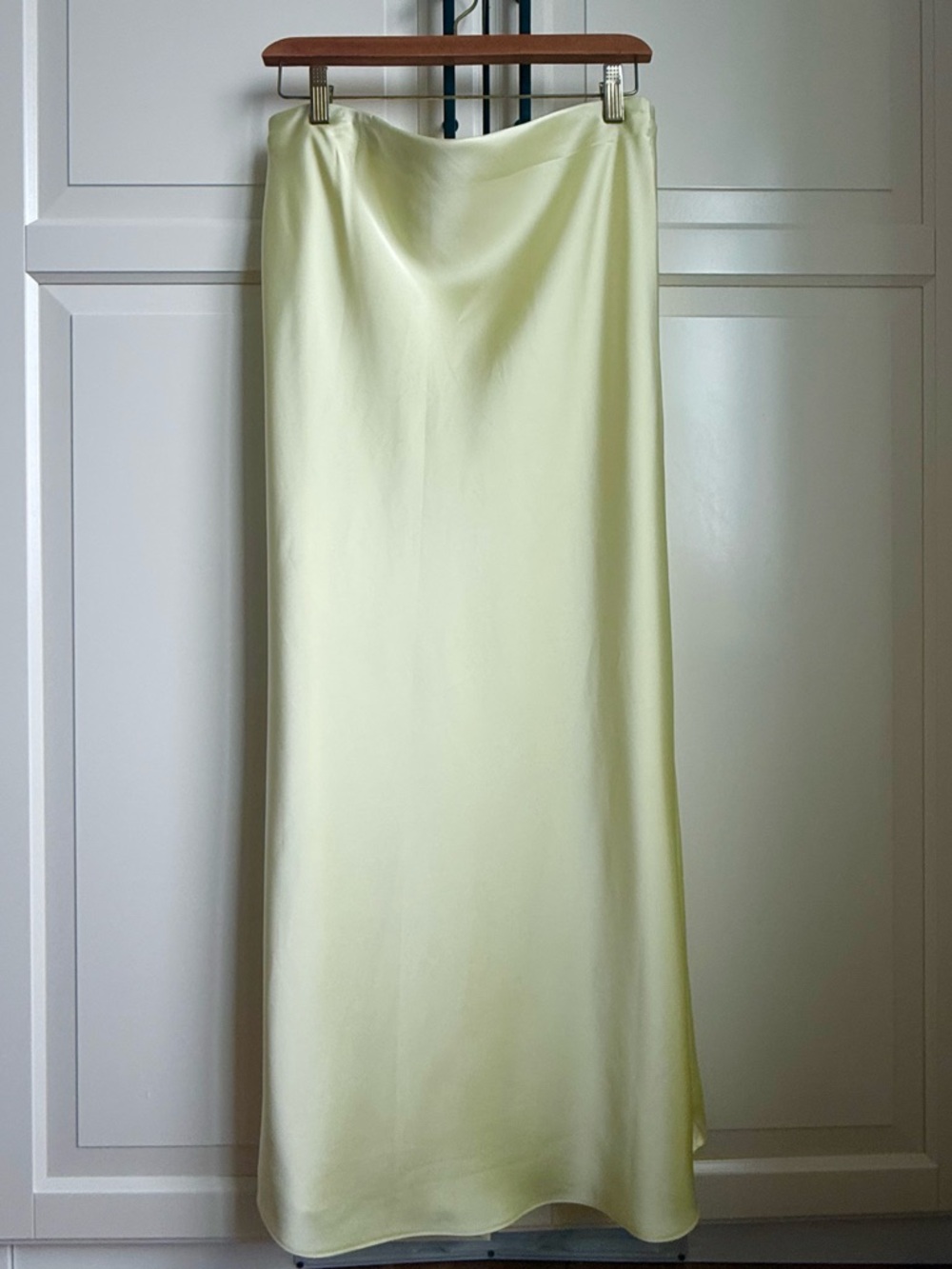 Zara Satin Skirt Yellow. Size L.